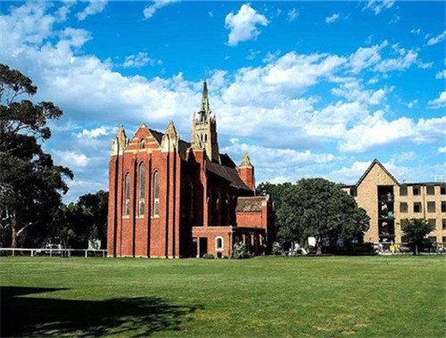 英国萨塞克斯大学
